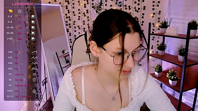 LinaBlossom  online show from May 19, 2026, 6:53 am