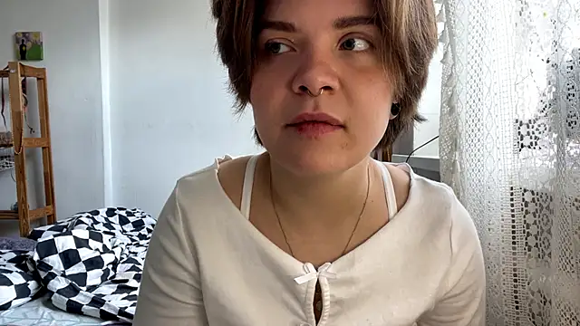 Snapshot of SabrinaFolts chatting on September 23, 2025, 9:05 am SabrinaFolts online show from September 23, 2025, 9:05 am