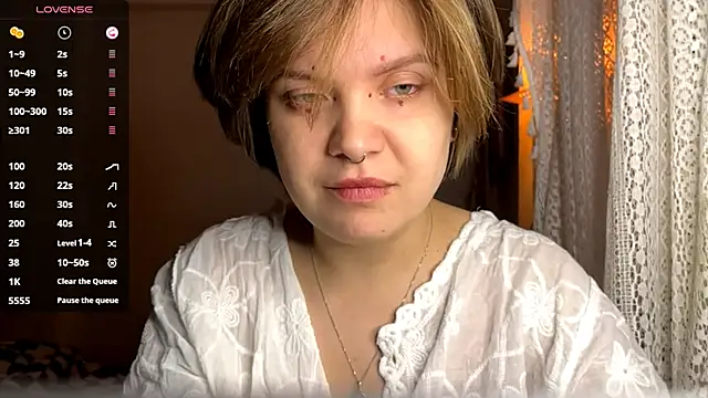 Snapshot of SabrinaFolts chatting on October 22, 2025, 3:11 pm SabrinaFolts online show from October 22, 2025, 3:11 pm