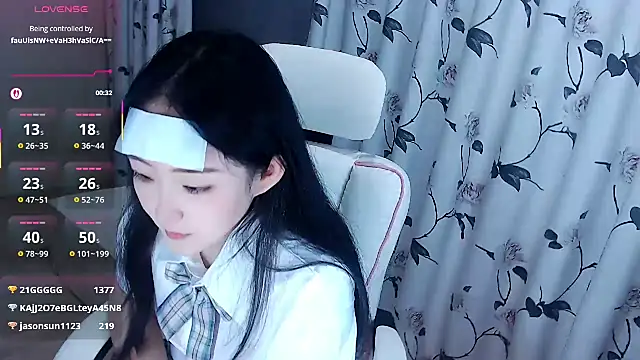 Snapshot of Niannian- chatting on October 11, 2025, 3:35 pm Niannian- online show from October 11, 2025, 3:35 pm