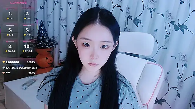 Snapshot of Niannian- chatting on October 26, 2025, 4:51 pm Niannian- online show from October 26, 2025, 4:51 pm