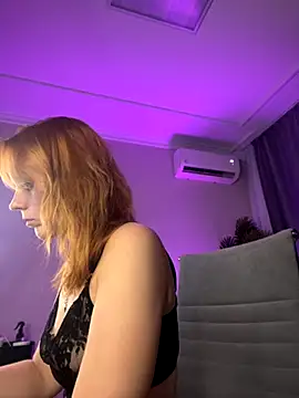 Snapshot of FlameQueen chatting on October 16, 2025, 1:19 pm FlameQueen online show from October 16, 2025, 1:19 pm