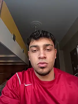 Snapshot of astoperaa chatting on December 18, 2025, 1:37 pm astoperaa online show from December 18, 2025, 1:37 pm