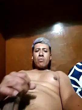 Snapshot of Carlos27hot chatting on February 18, 2026, 8:11 am Carlos27hot online show from February 18, 2026, 8:11 am