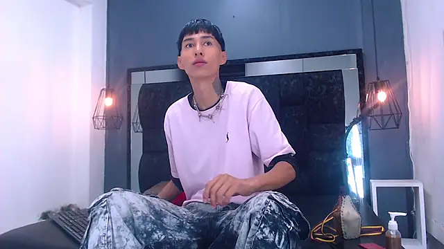 Daniel delux  online show from October 2, 2025, 1:14 pm