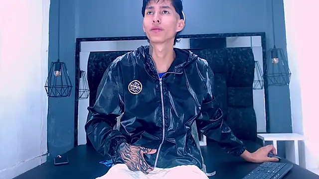 Daniel delux  online show from November 16, 2025, 12:32 pm