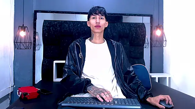 Daniel delux  online show from December 3, 2025, 11:09 am