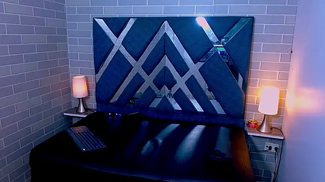 Daniel delux  online show from November 8, 2025, 2:59 am