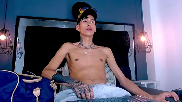 Daniel delux  online show from November 23, 2025, 12:48 pm