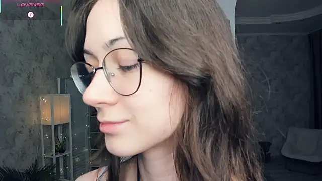 ReneeLippeatt online show from February 10, 2026, 7:24 pm