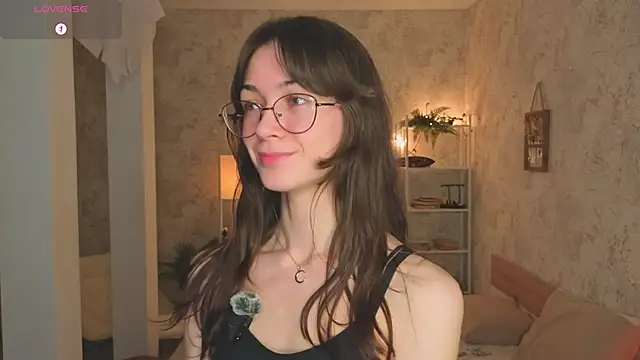 Snapshot of ReneeLippeatt chatting on November 5, 2025, 7:28 pm ReneeLippeatt online show from November 5, 2025, 7:28 pm