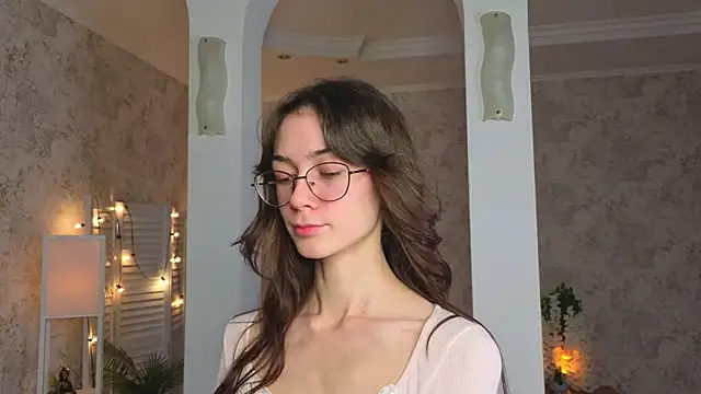 Snapshot of ReneeLippeatt chatting on October 3, 2025, 7:48 pm ReneeLippeatt online show from October 3, 2025, 7:48 pm