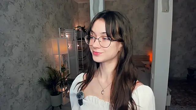 Snapshot of ReneeLippeatt chatting on November 26, 2025, 7:36 pm ReneeLippeatt online show from November 26, 2025, 7:36 pm