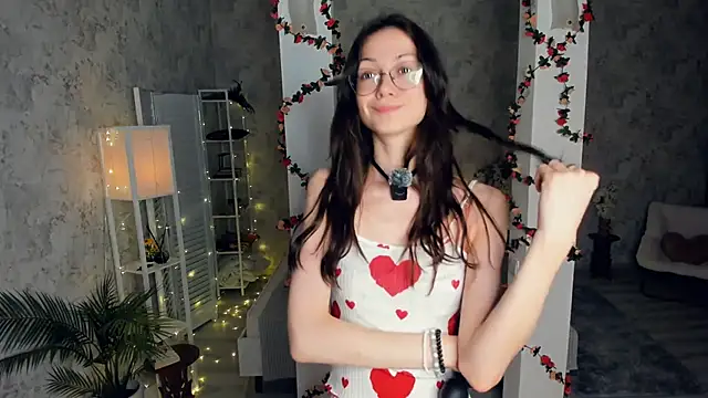 ReneeLippeatt online show from February 14, 2026, 7:25 pm