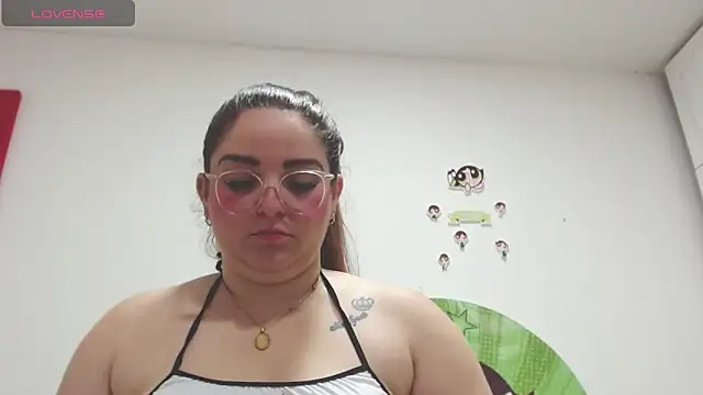 AmandaaWats online show from May 16, 2026, 8:52 pm