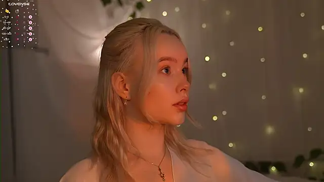 Snapshot of mother__of__dragons chatting on September 23, 2025, 10:28 pm mother of dragons online show from September 23, 2025, 10:28 pm