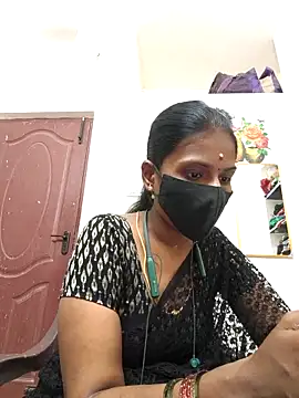 Snapshot of Tamil_Yalini12 chatting on April 25, 2026, 5:43 am Tamil Yalini12 online show from April 25, 2026, 5:43 am