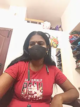 Snapshot of Tamil_Yalini12 chatting on May 18, 2026, 12:44 am Tamil Yalini12 online show from May 18, 2026, 12:44 am