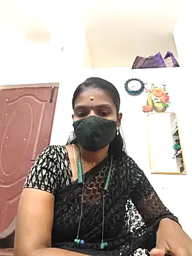 Snapshot of Tamil_Yalini12 chatting on May 7, 2026, 3:00 am Tamil Yalini12 online show from May 7, 2026, 3:00 am