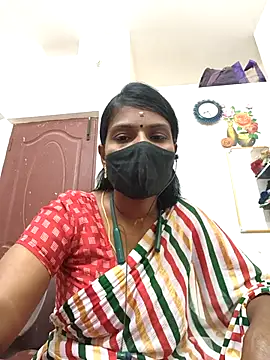 Snapshot of Tamil_Yalini12 chatting on May 1, 2026, 2:55 pm Tamil Yalini12 online show from May 1, 2026, 2:55 pm