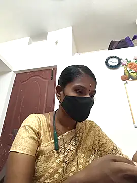 Snapshot of Tamil_Yalini12 chatting on April 28, 2026, 4:44 pm Tamil Yalini12 online show from April 28, 2026, 4:44 pm