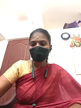 Snapshot of Tamil_Yalini12 chatting on May 6, 2026, 1:42 am Tamil Yalini12 online show from May 6, 2026, 1:42 am