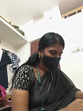 Snapshot of Tamil_Yalini12 chatting on June 10, 2026, 1:51 am Tamil Yalini12 online show from June 10, 2026, 1:51 am