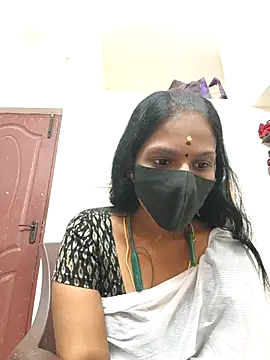 Snapshot of Tamil_Yalini12 chatting on April 26, 2026, 4:10 am Tamil Yalini12 online show from April 26, 2026, 4:10 am