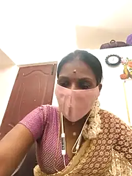 Snapshot of Tamil_Yalini12 chatting on February 25, 2026, 7:14 pm Tamil Yalini12 online show from February 25, 2026, 7:14 pm