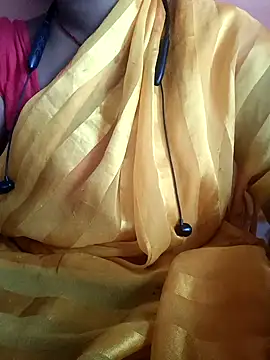Suhanikapoor09 online show from October 14, 2025, 5:41 am