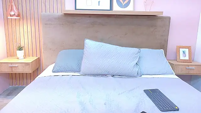 Snapshot of cielo_rivera chatting on December 20, 2025, 2:09 pm cielo rivera online show from December 20, 2025, 2:09 pm