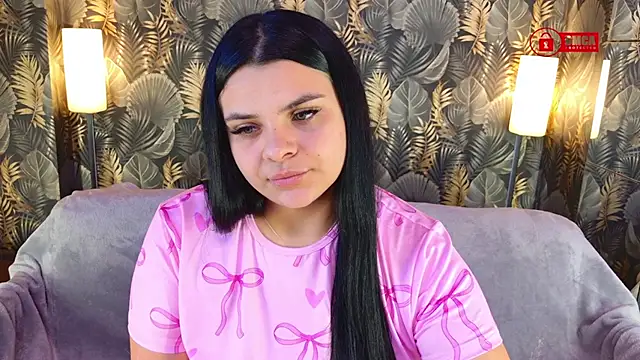 Snapshot of ThiccMady chatting on November 3, 2025, 10:19 am ThiccMady online show from November 3, 2025, 10:19 am