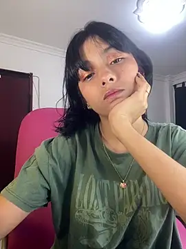 Snapshot of xoxo_milk chatting on November 26, 2025, 9:04 pm xoxo milk online show from November 26, 2025, 9:04 pm