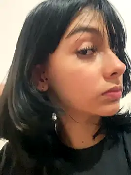 Snapshot of xoxo_milk chatting on November 23, 2025, 7:24 pm xoxo milk online show from November 23, 2025, 7:24 pm