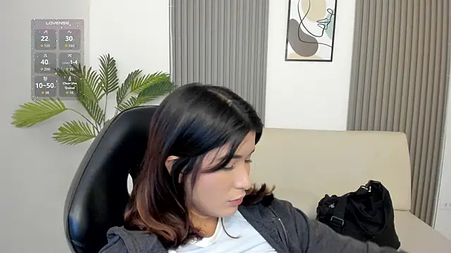 Snapshot of emiilyy_cute chatting on October 14, 2025, 12:17 pm emiilyy cute online show from October 14, 2025, 12:17 pm
