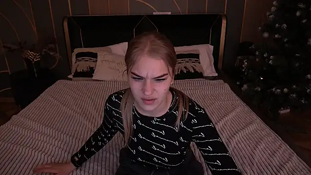 AlinaLiii online show from January 14, 2026, 6:39 am