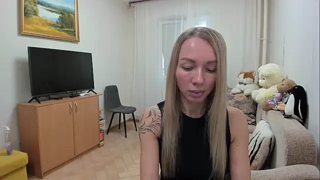 Snapshot of AlisiaCat chatting on April 18, 2026, 10:06 am AlisiaCat online show from April 18, 2026, 10:06 am