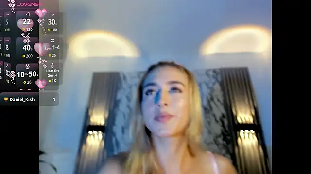 Dulcinea 2 online show from December 15, 2025, 7:20 pm