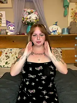 Snapshot of bambifawns4u chatting on October 12, 2025, 2:13 am bambifawns4u online show from October 12, 2025, 2:13 am