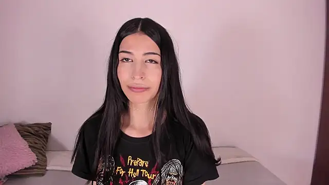 Snapshot of ScarlettRosetti chatting on July 5, 2026, 2:49 am ScarlettRosetti online show from July 5, 2026, 2:49 am