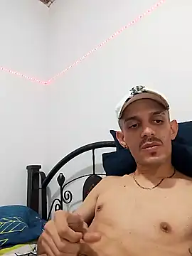 LATINO27CM online show from October 17, 2025, 6:21 pm