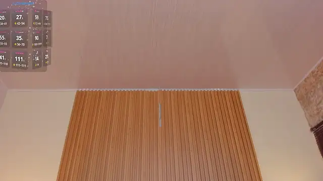 Amber kiss  online show from April 15, 2026, 8:09 pm