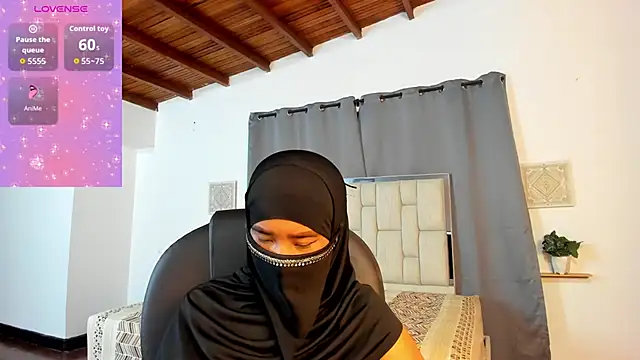 Snapshot of kalila_latif chatting on November 17, 2025, 2:48 am kalila latif online show from November 17, 2025, 2:48 am