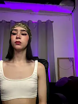Snapshot of SweettPoison_ chatting on September 24, 2025, 11:10 pm SweettPoison online show from September 24, 2025, 11:10 pm