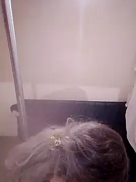 transreyna online show from October 29, 2025, 1:37 am