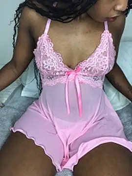 Snapshot of Fun_size86 chatting on January 10, 2026, 6:14 pm Fun size86 online show from January 10, 2026, 6:14 pm