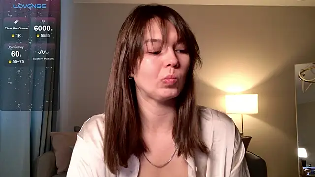 Snapshot of EllaCanny chatting on May 6, 2026, 3:54 am EllaCanny online show from May 6, 2026, 3:54 am