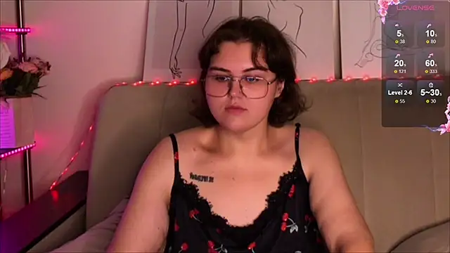 Snapshot of chatting on September 21, 2025, 12:10 pm online show from September 21, 2025, 12:10 pm