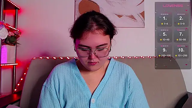 Snapshot of chatting on December 15, 2025, 1:33 am online show from December 15, 2025, 1:33 am