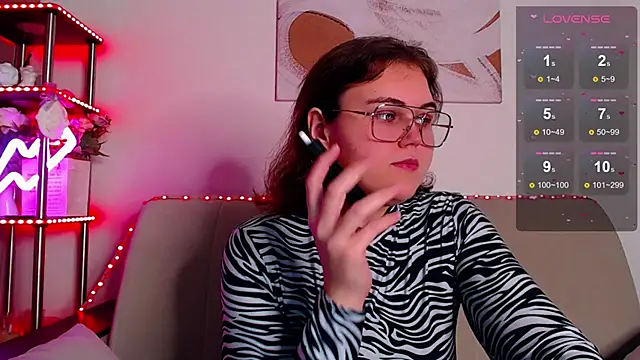 Snapshot of chatting on December 16, 2025, 3:44 am online show from December 16, 2025, 3:44 am